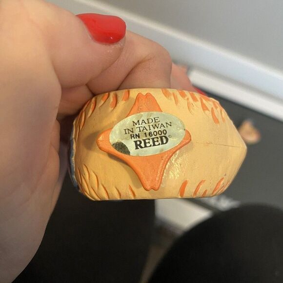 Vintage Set of 4 Duck Wearing Bonnet Napkin Rings Country Decor Reed Kitsch - Picture 5 of 5